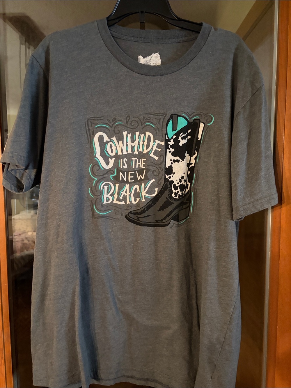 Women’s Super Cute Tshirt size Large